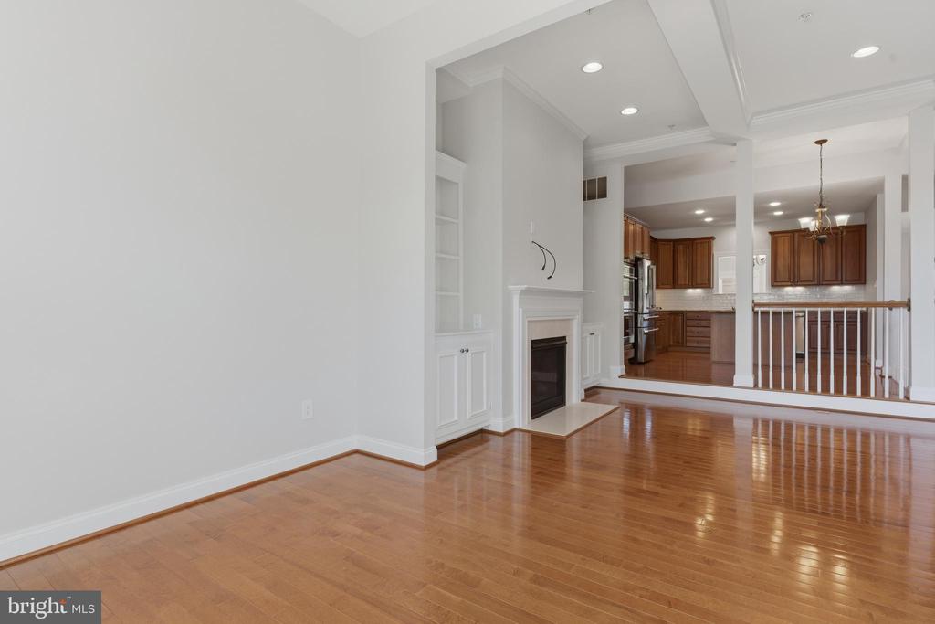 211 ZINFANDEL LANE