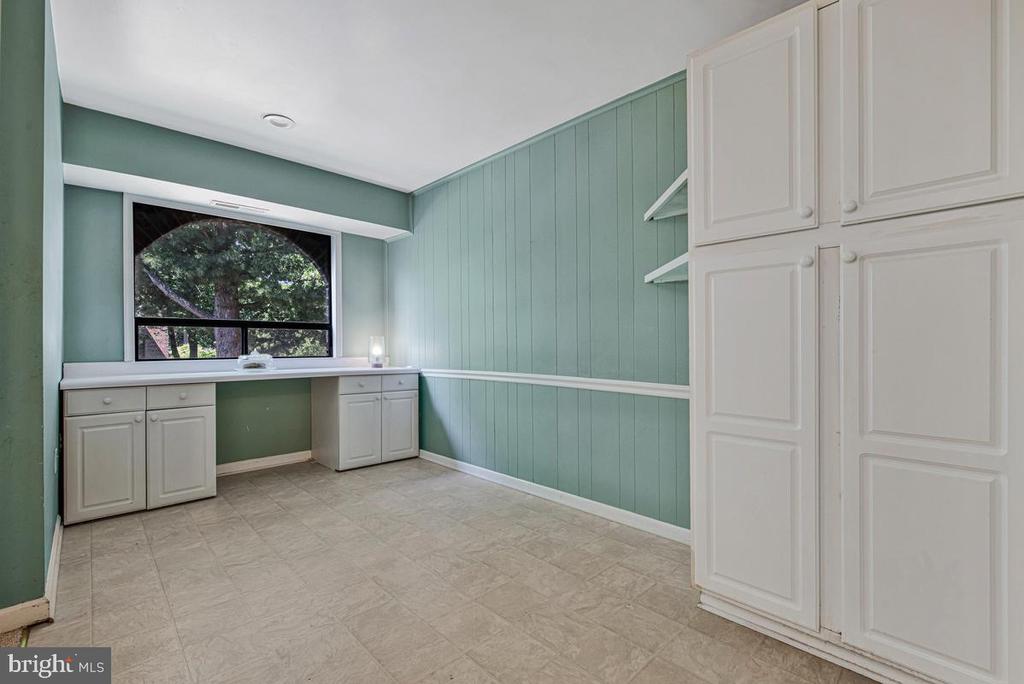 15 SILVERWOOD CIRCLE 6