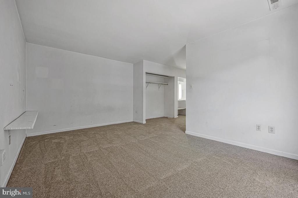 15 SILVERWOOD CIRCLE 6