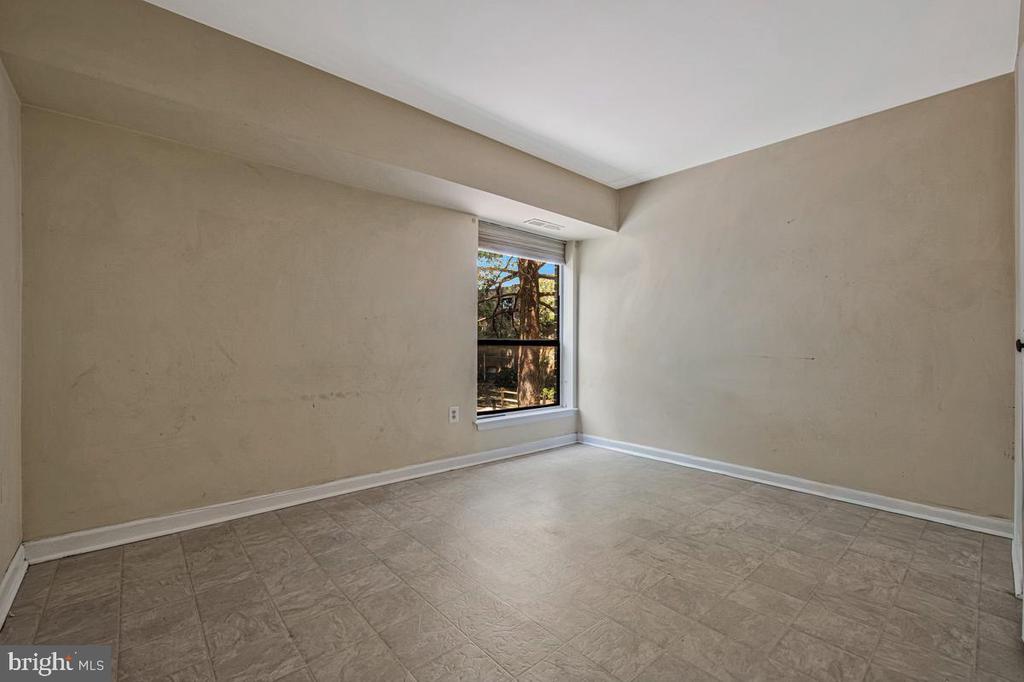15 SILVERWOOD CIRCLE 6