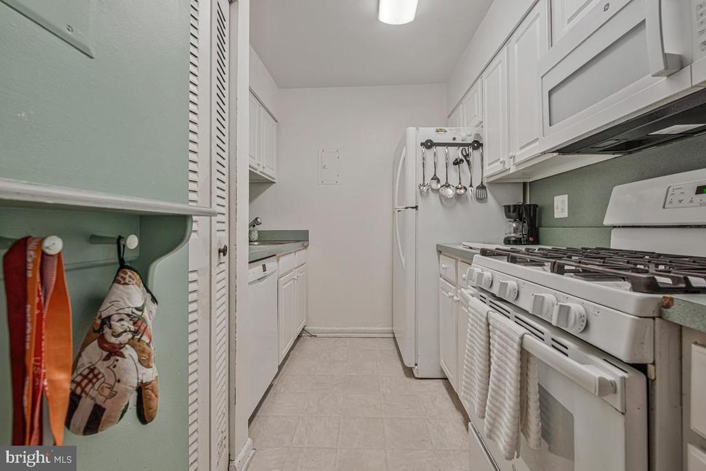 15 SILVERWOOD CIRCLE 6