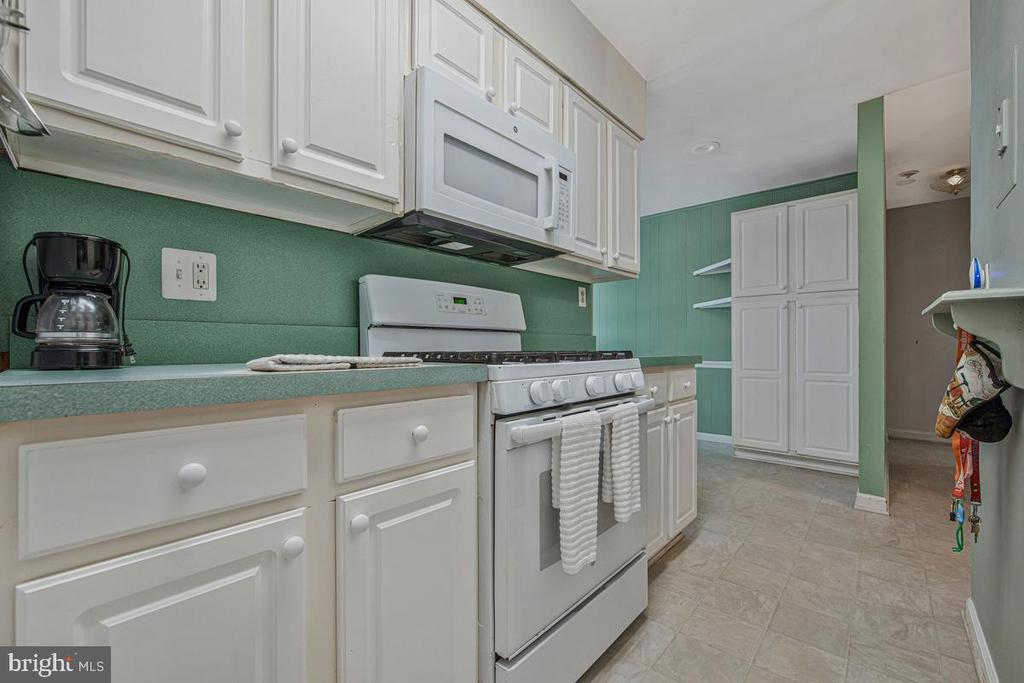 15 SILVERWOOD CIRCLE 6