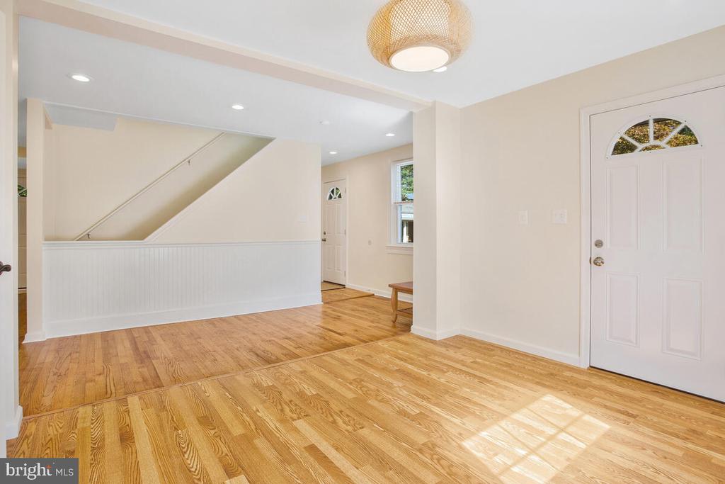 712 RED CEDAR ROAD