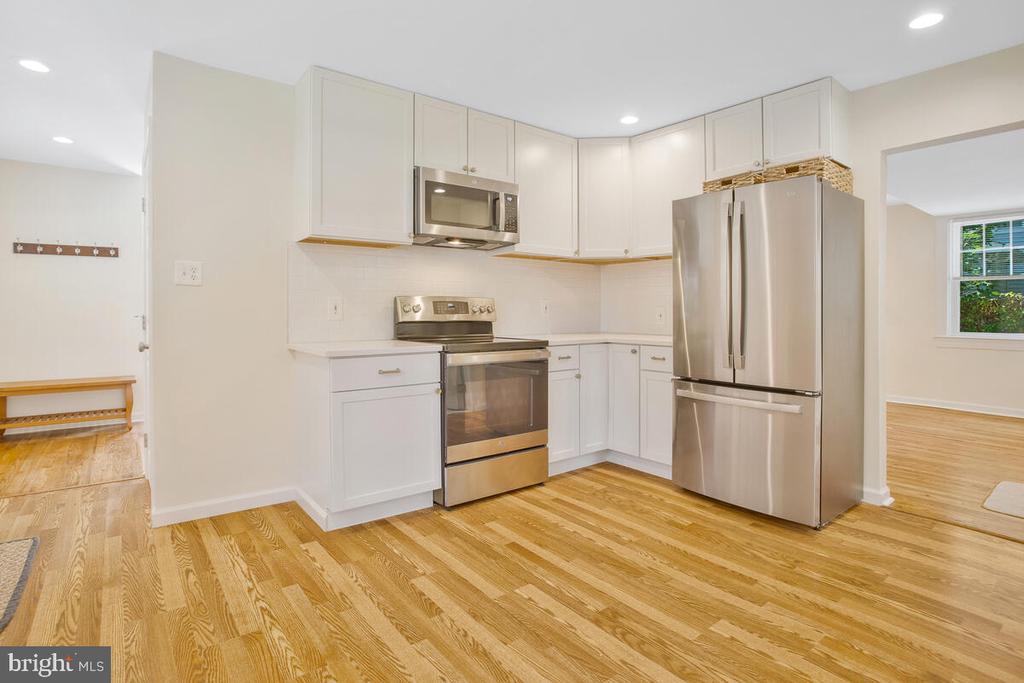 712 RED CEDAR ROAD