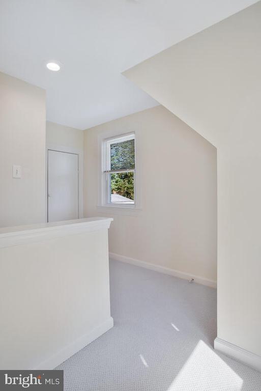 712 RED CEDAR ROAD