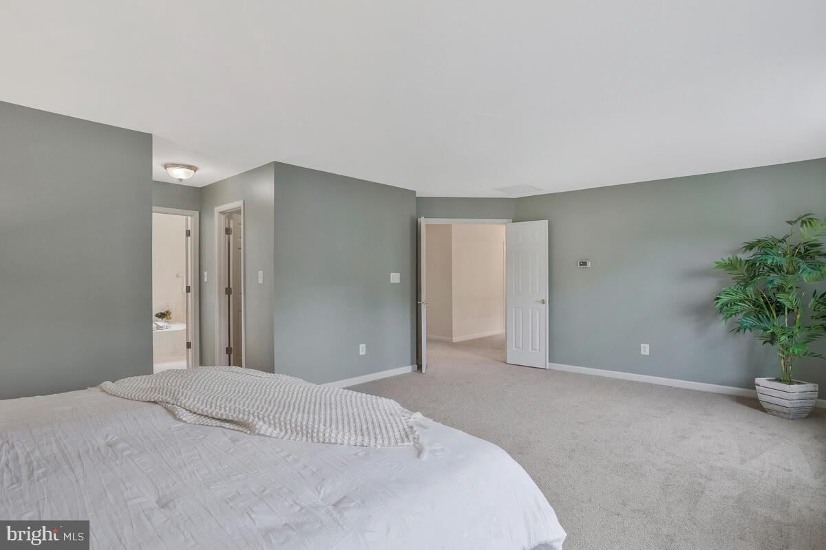 4305 Jareds Walk