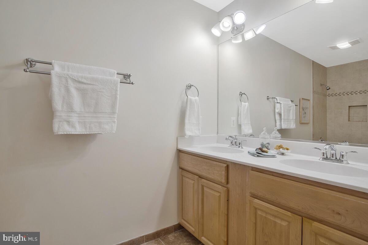 4305 Jareds Walk