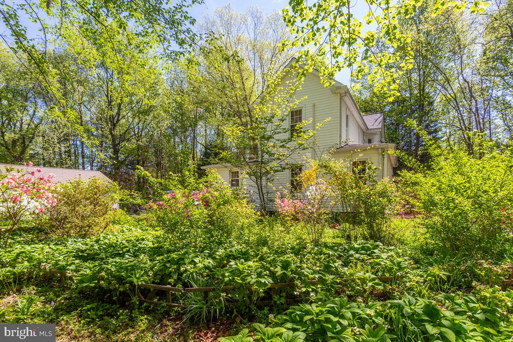 9246 Boyds Turn Rd