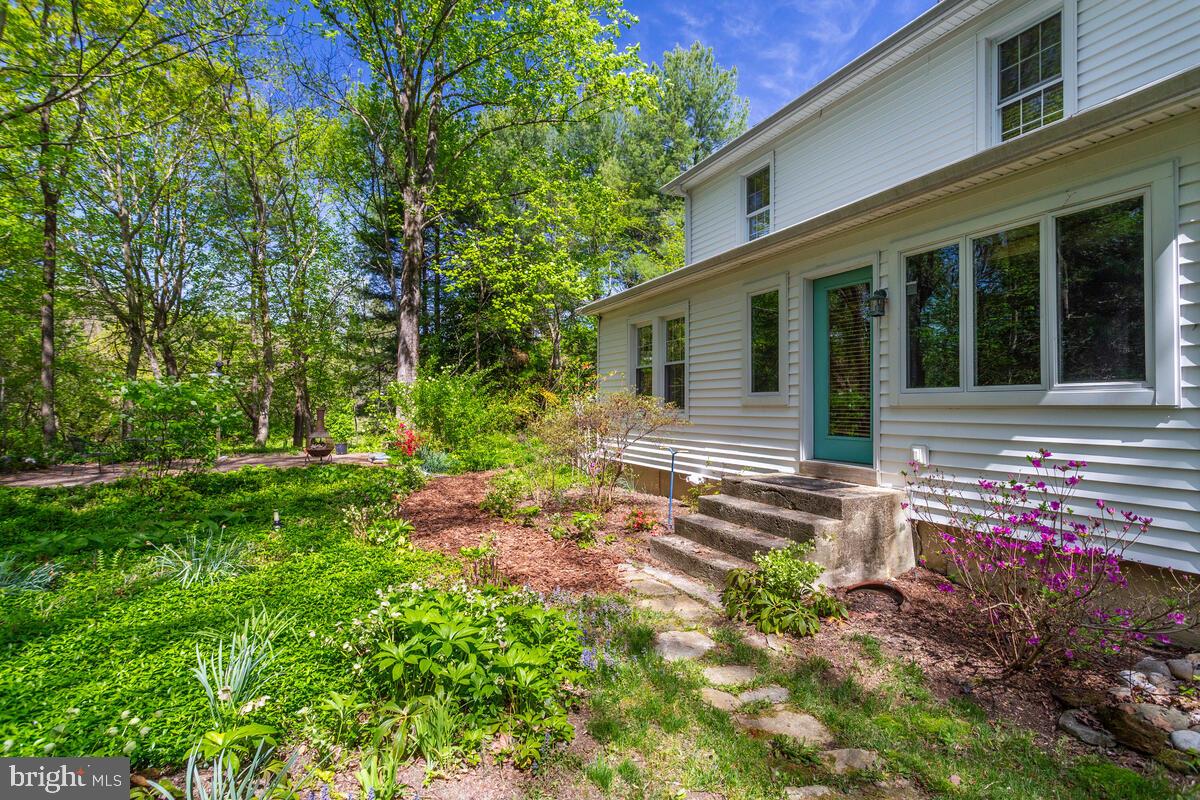 9246 Boyds Turn Rd