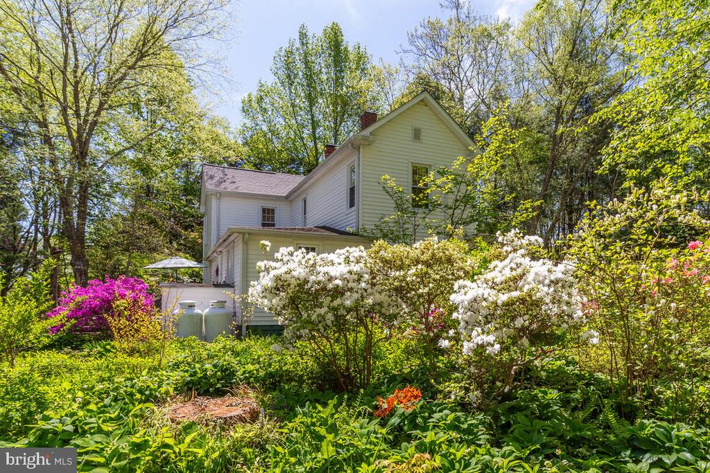 9246 Boyds Turn Rd