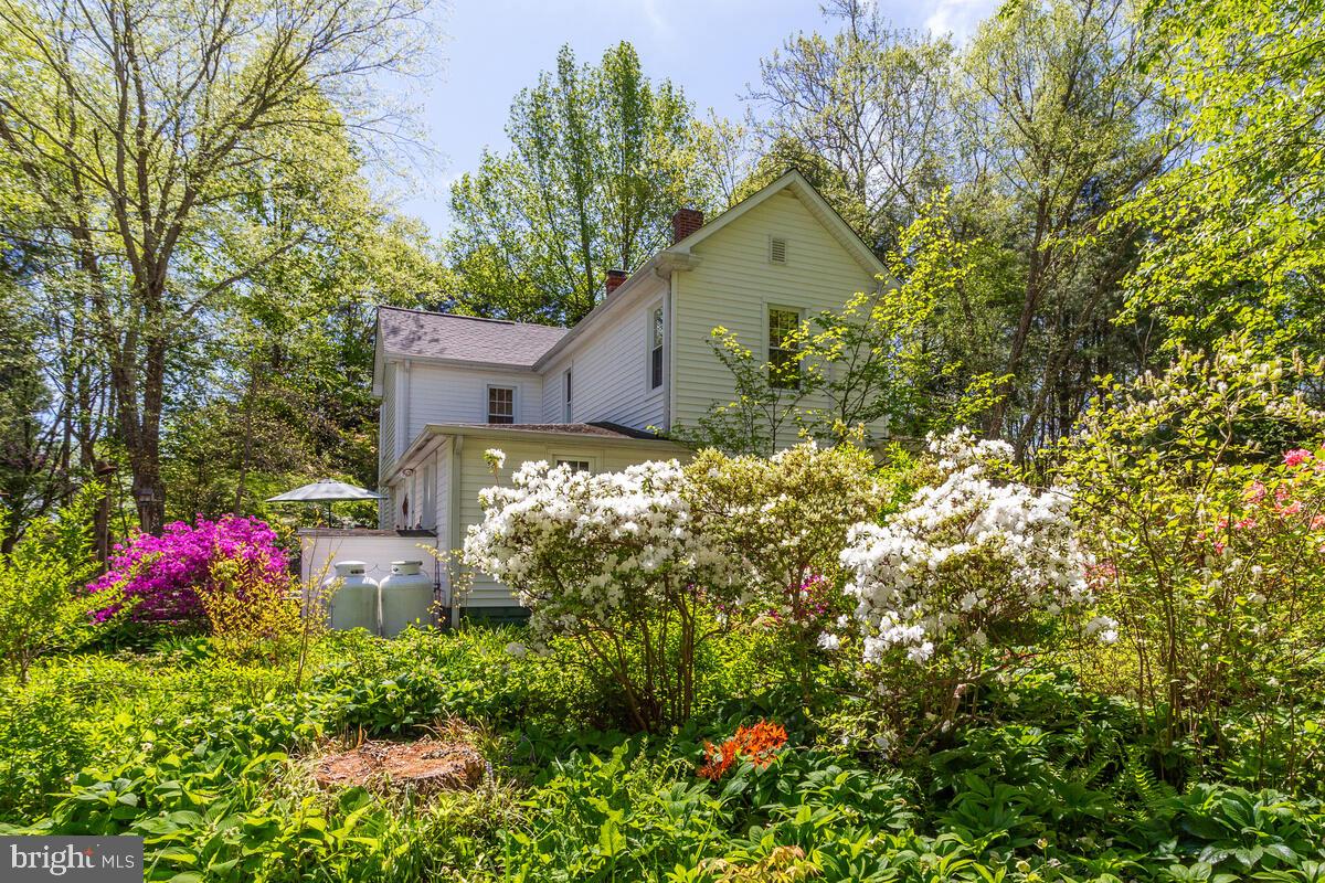 9246 Boyds Turn Rd