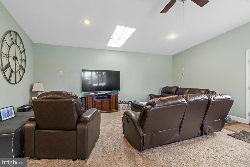 12198 Cavalier Dr