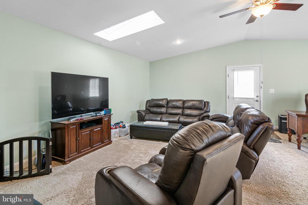 12198 Cavalier Dr