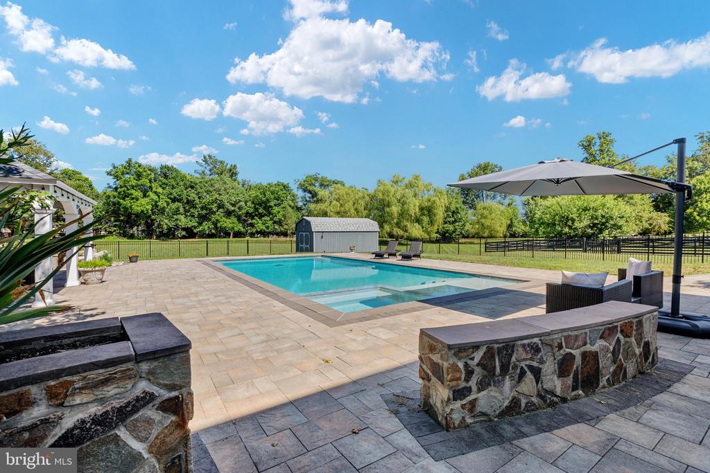 116 HERMITAGE BOULEVARD