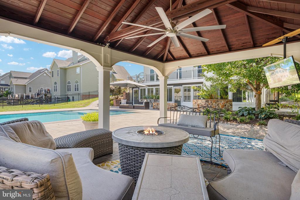 116 HERMITAGE BOULEVARD