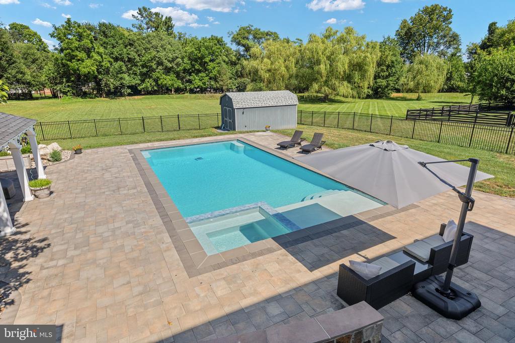 116 HERMITAGE BOULEVARD