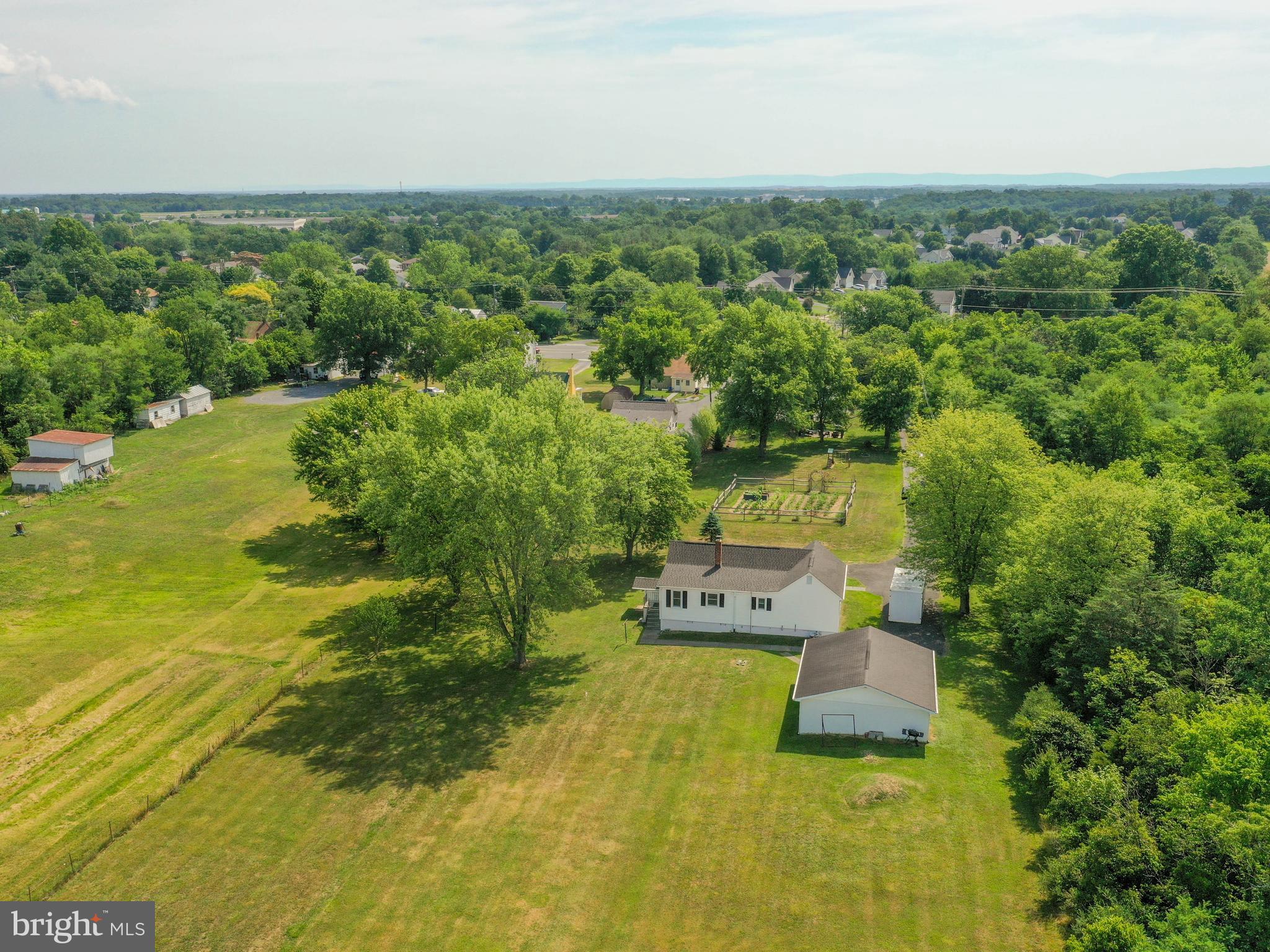 1048 FRONT ROYAL PIKE