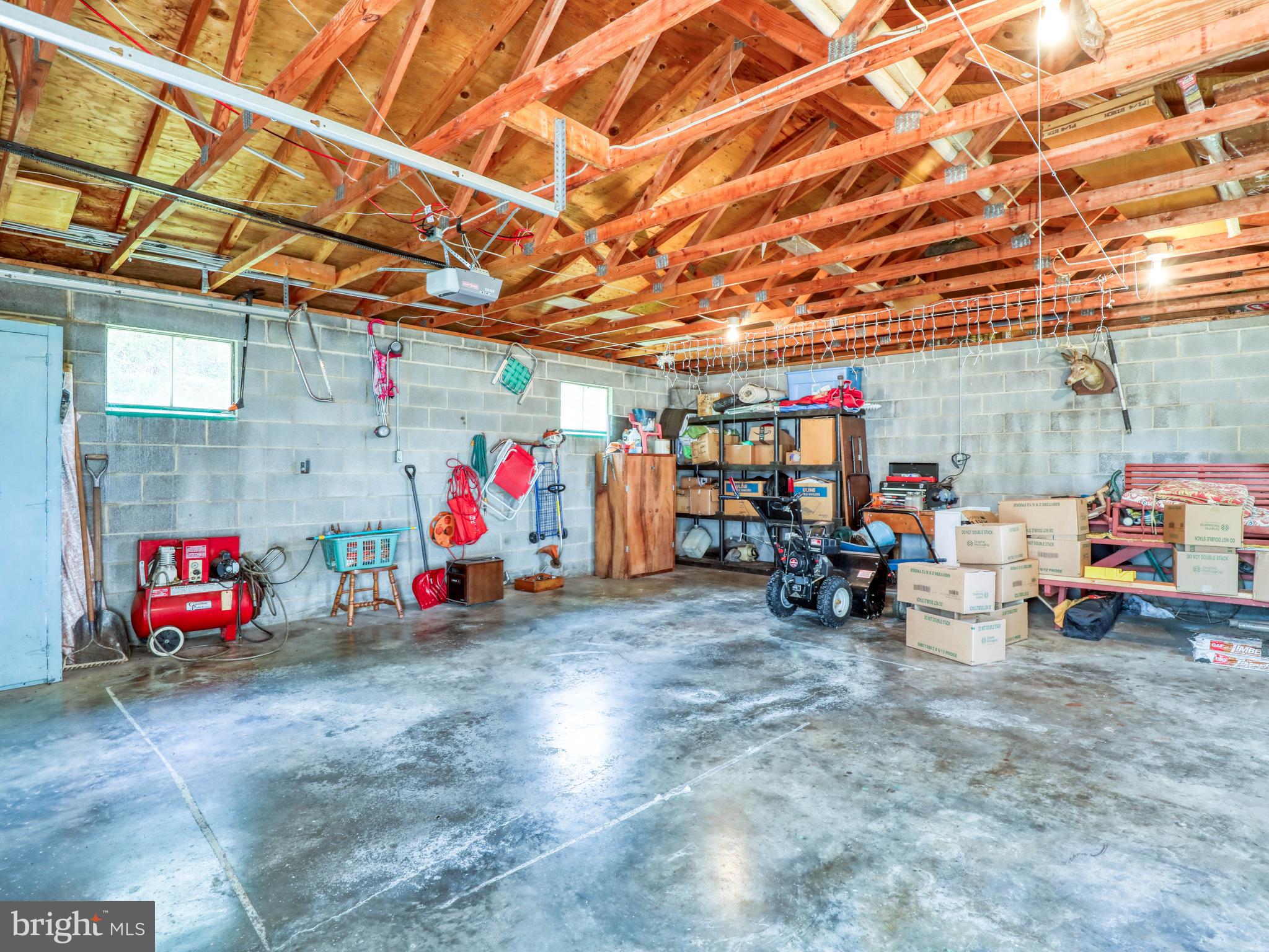 1048 FRONT ROYAL PIKE