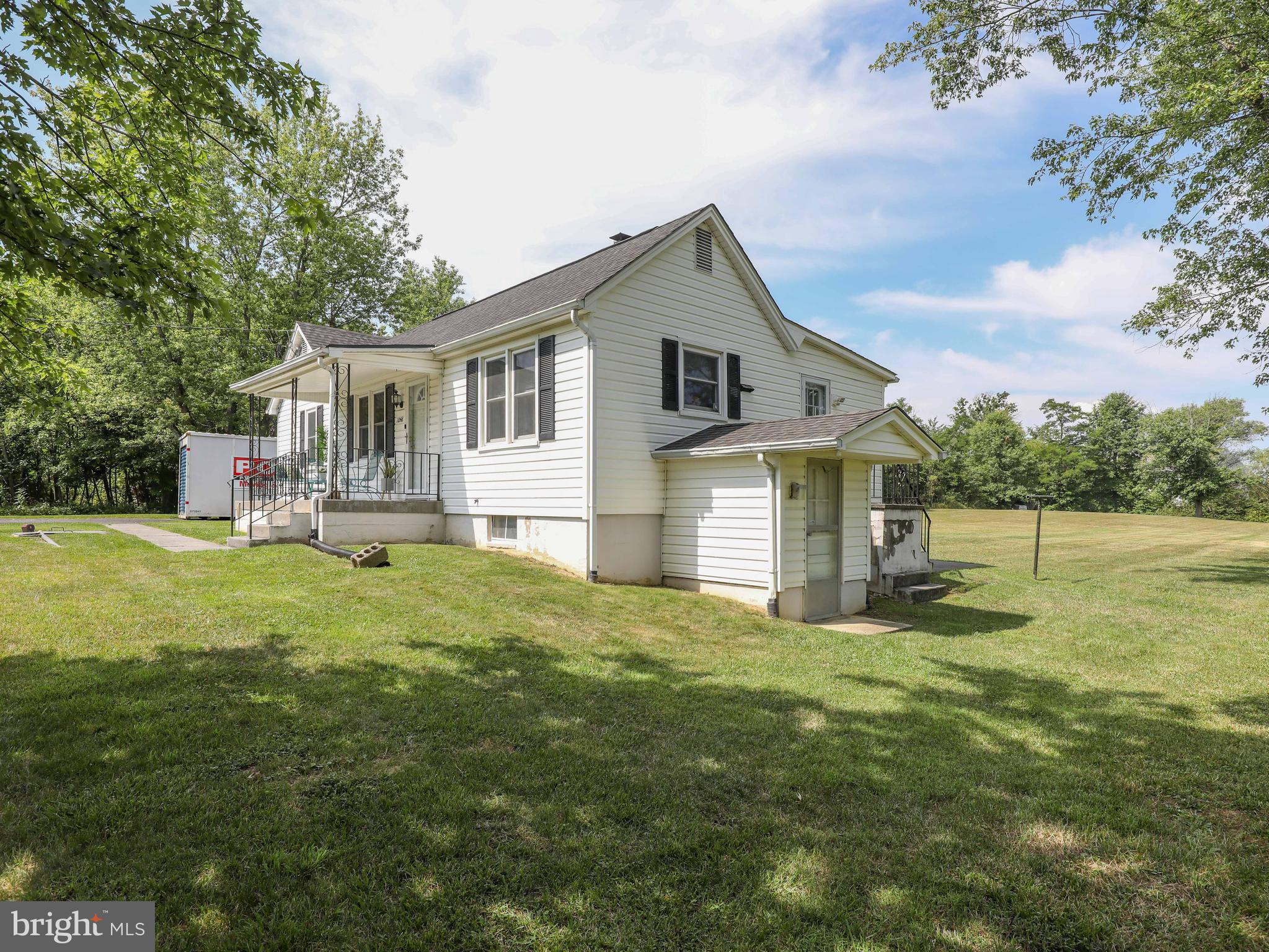 1048 FRONT ROYAL PIKE