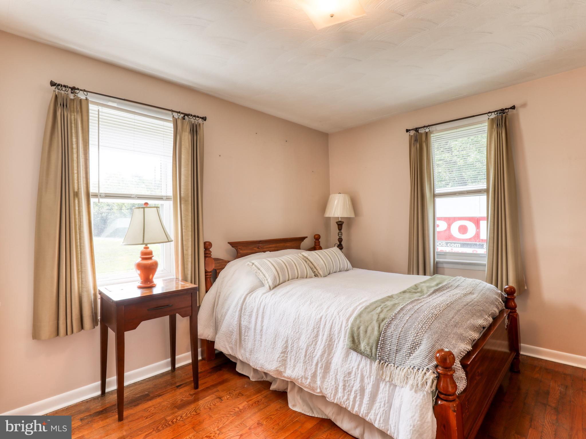 1048 FRONT ROYAL PIKE