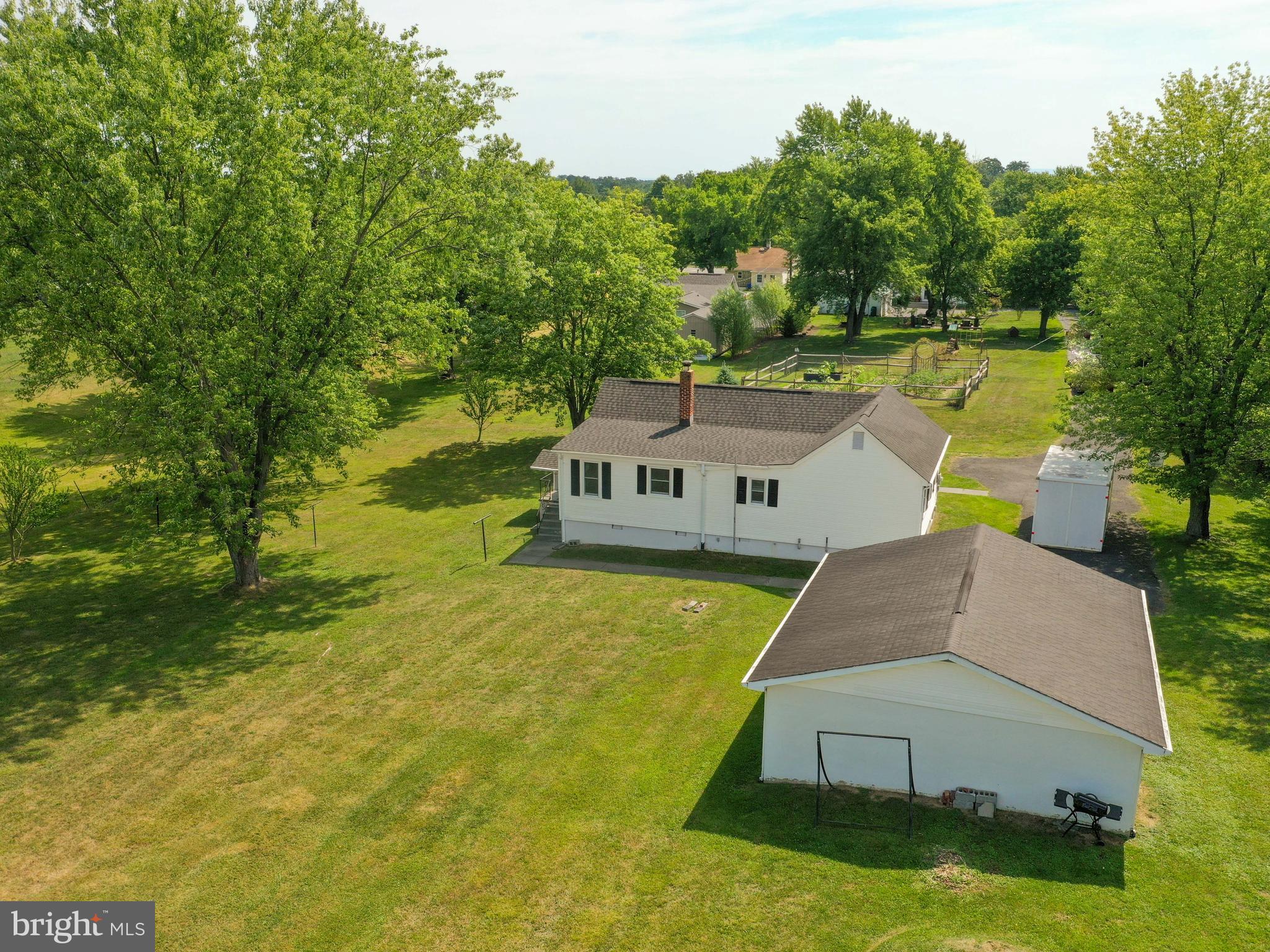 1048 FRONT ROYAL PIKE