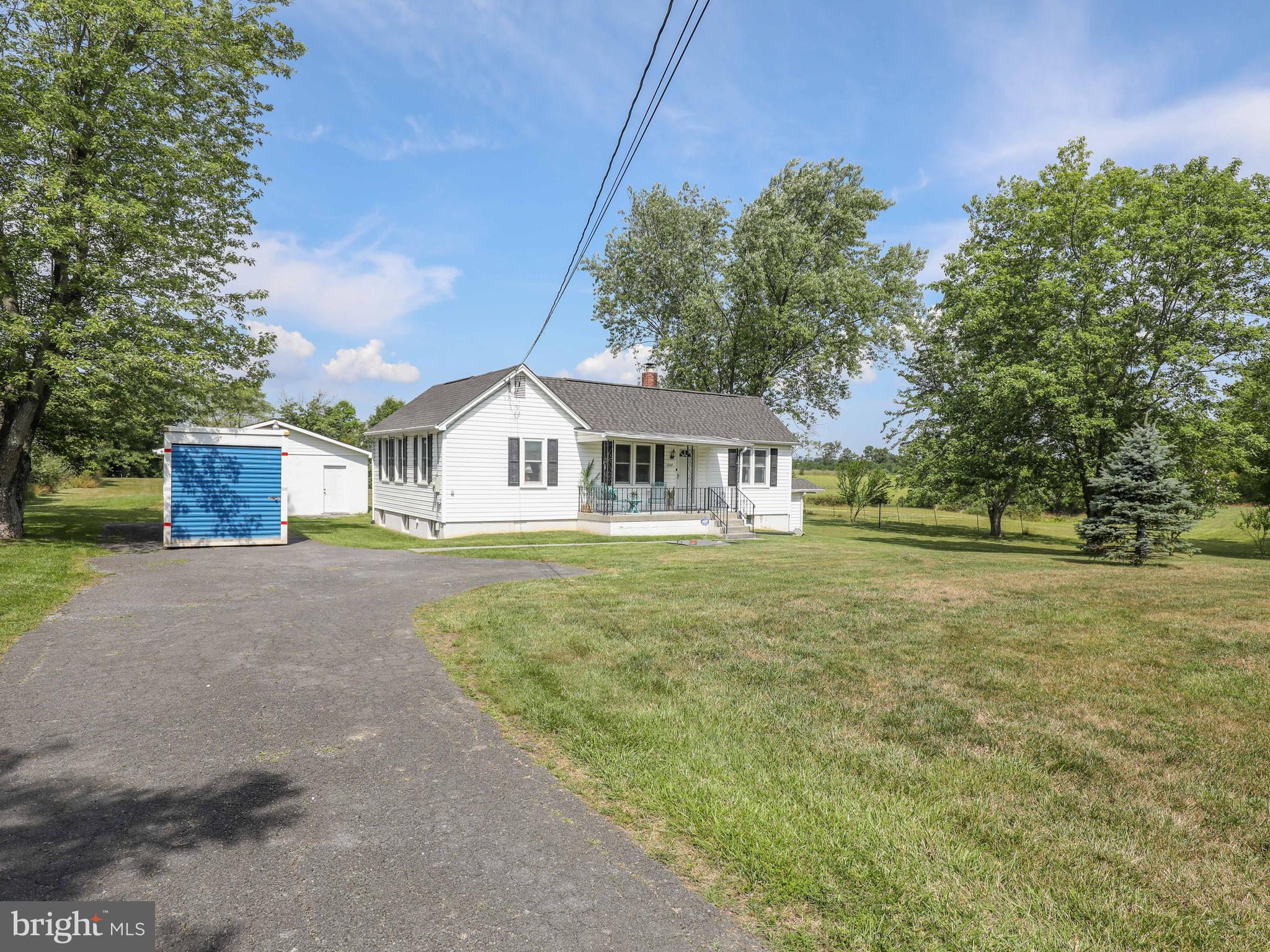 1048 FRONT ROYAL PIKE