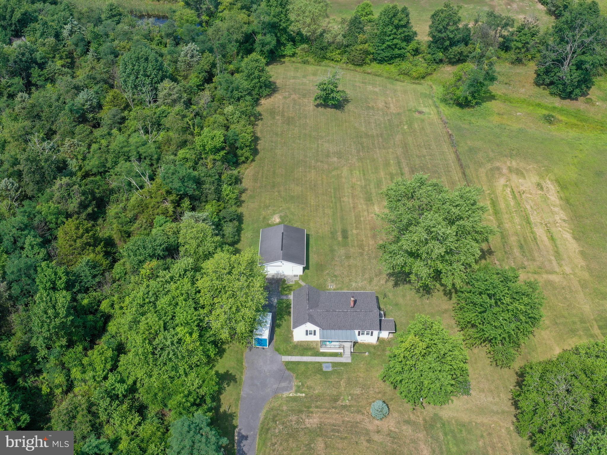 1048 FRONT ROYAL PIKE