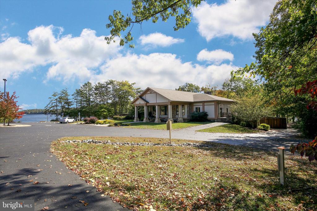 319 Masters Dr