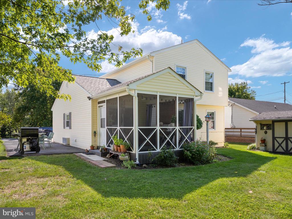 107 Edgewood Dr