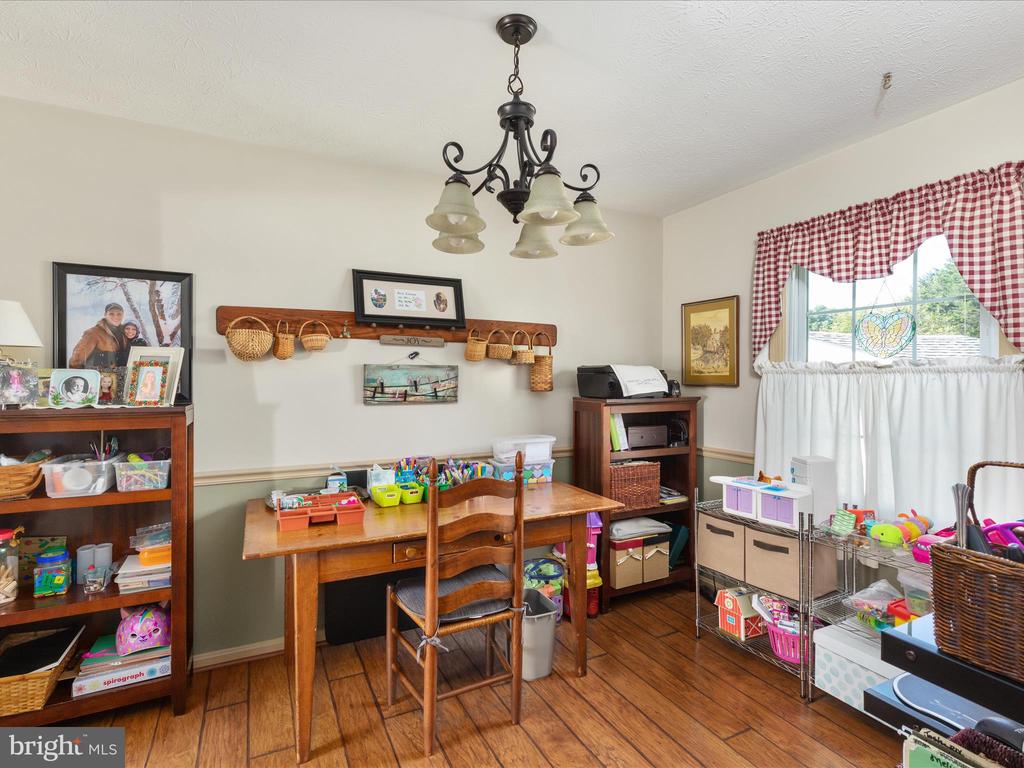 107 Edgewood Dr