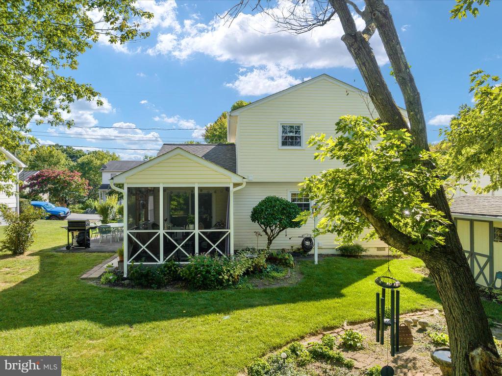 107 Edgewood Dr