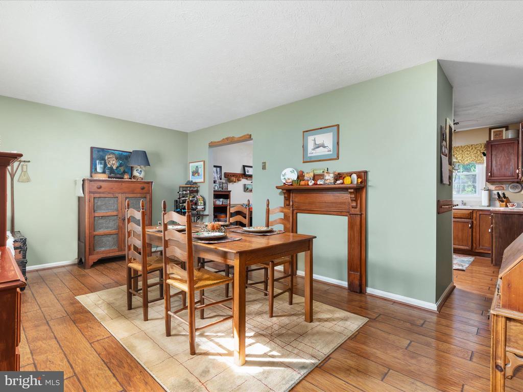 107 Edgewood Dr