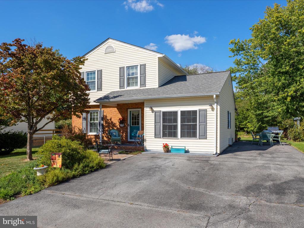 107 Edgewood Dr