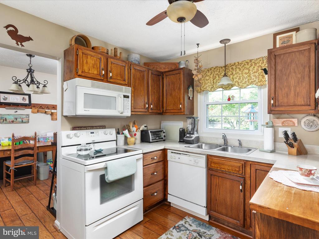 107 Edgewood Dr
