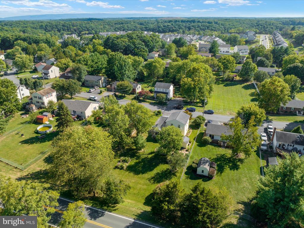 107 Edgewood Dr