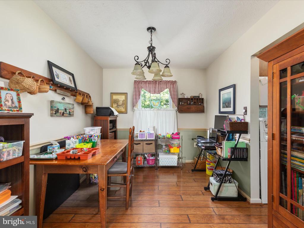 107 Edgewood Dr