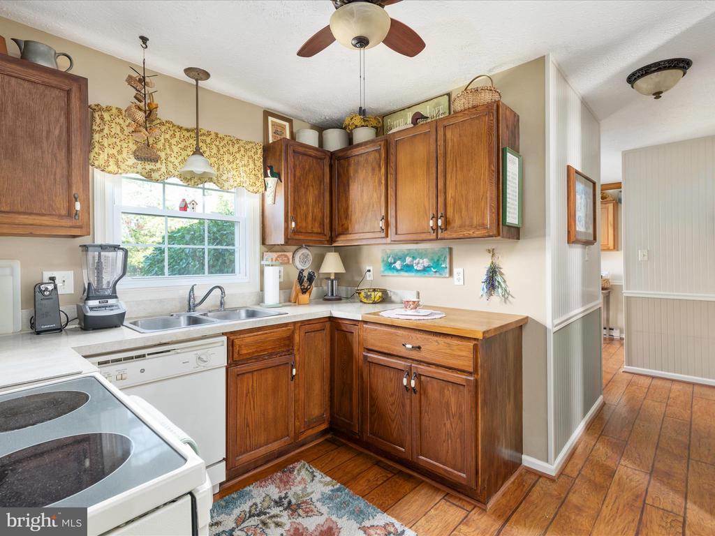107 Edgewood Dr