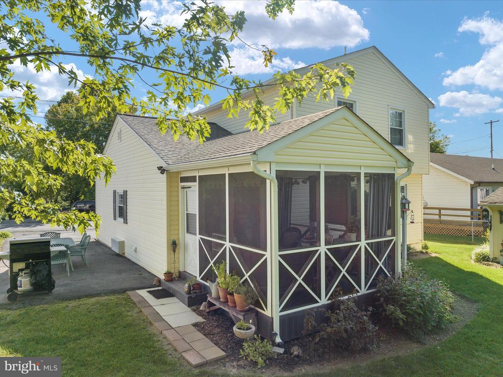 107 Edgewood Dr