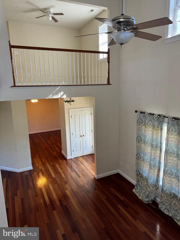 214 DEWBERRY DR