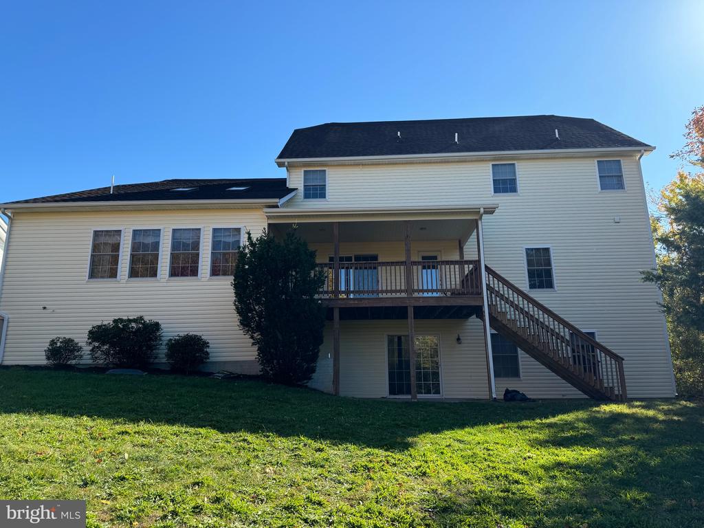 214 DEWBERRY DR