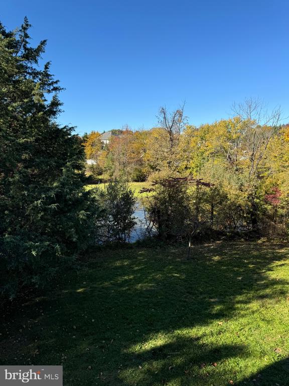 214 DEWBERRY DR