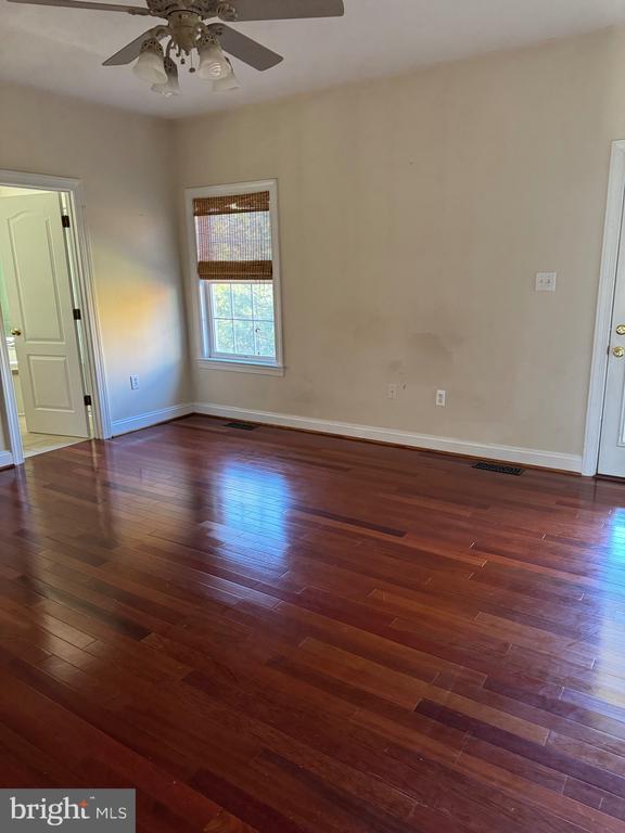 214 DEWBERRY DR