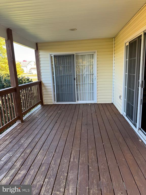 214 DEWBERRY DR