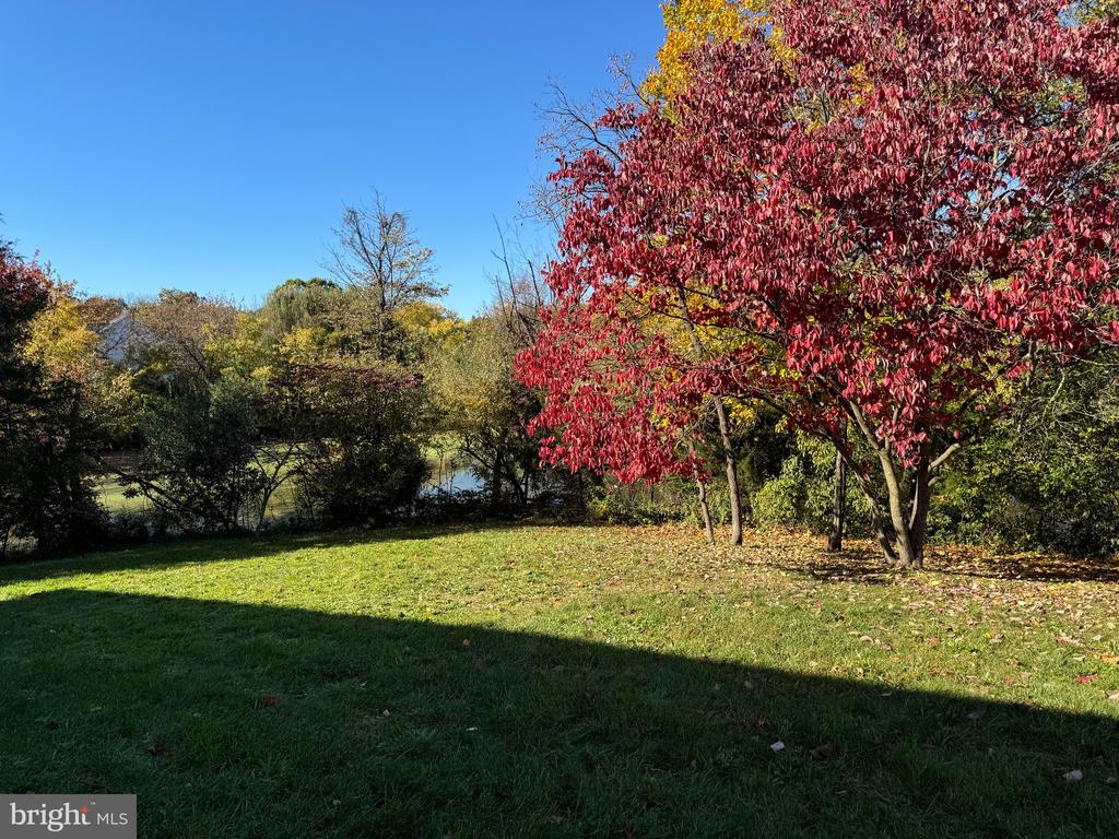 214 DEWBERRY DR