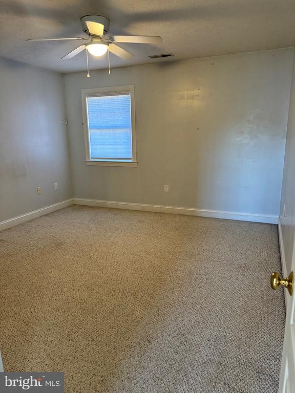 214 DEWBERRY DR