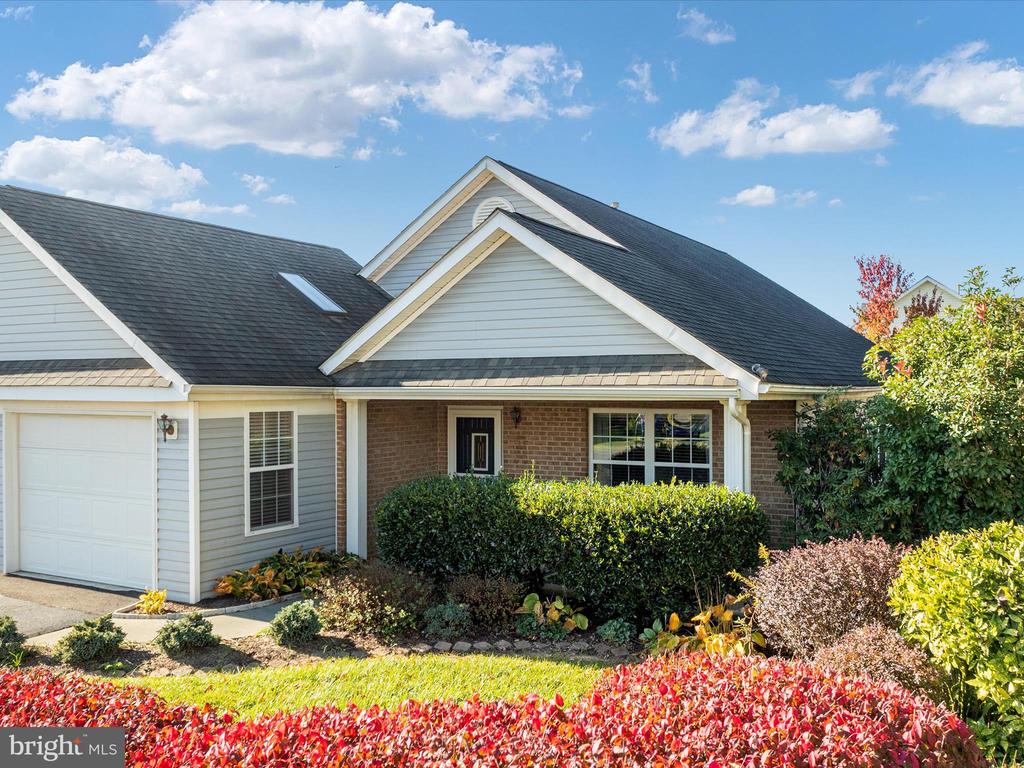 200 Crestwood Ln