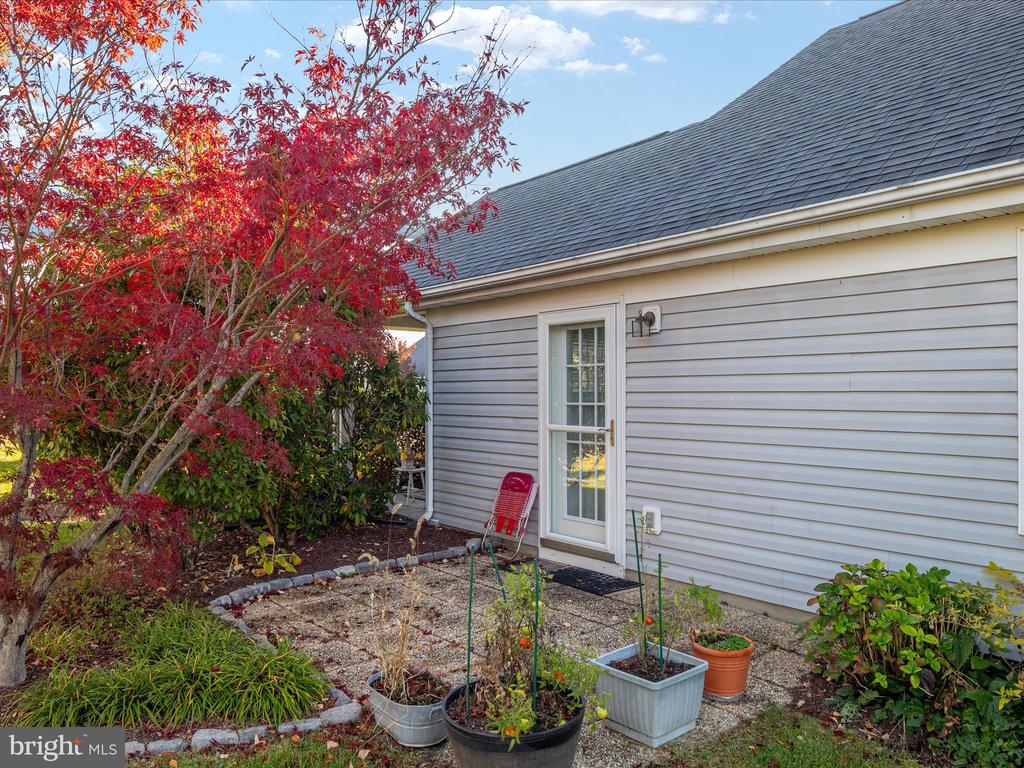 200 Crestwood Ln