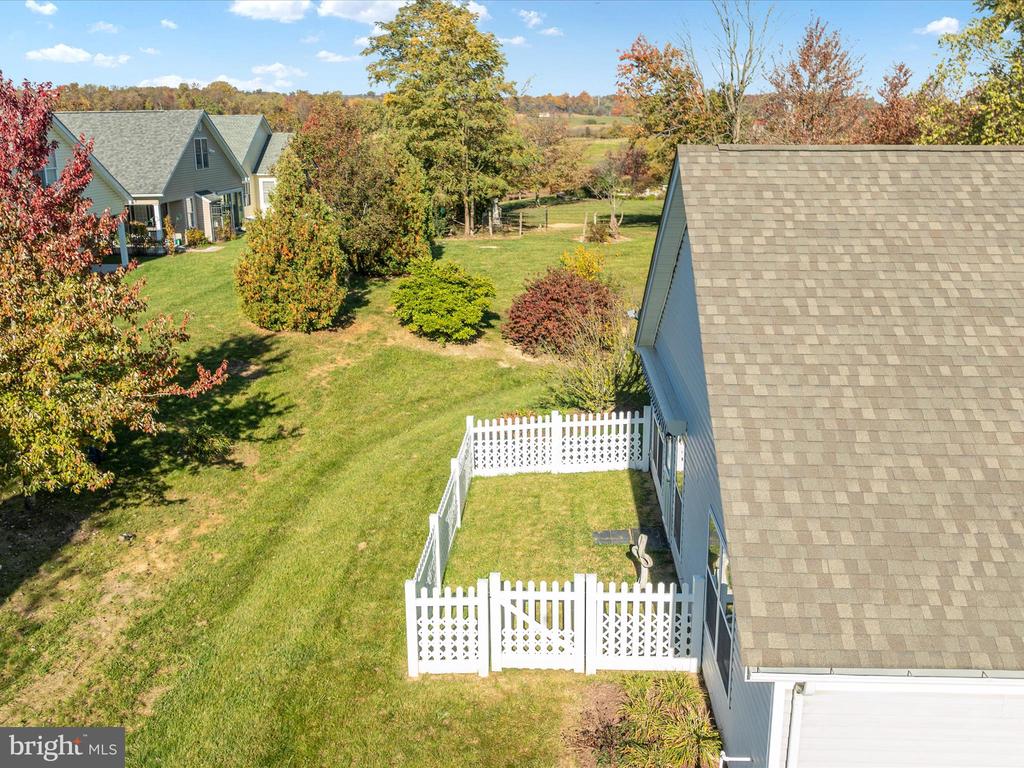 200 Crestwood Ln