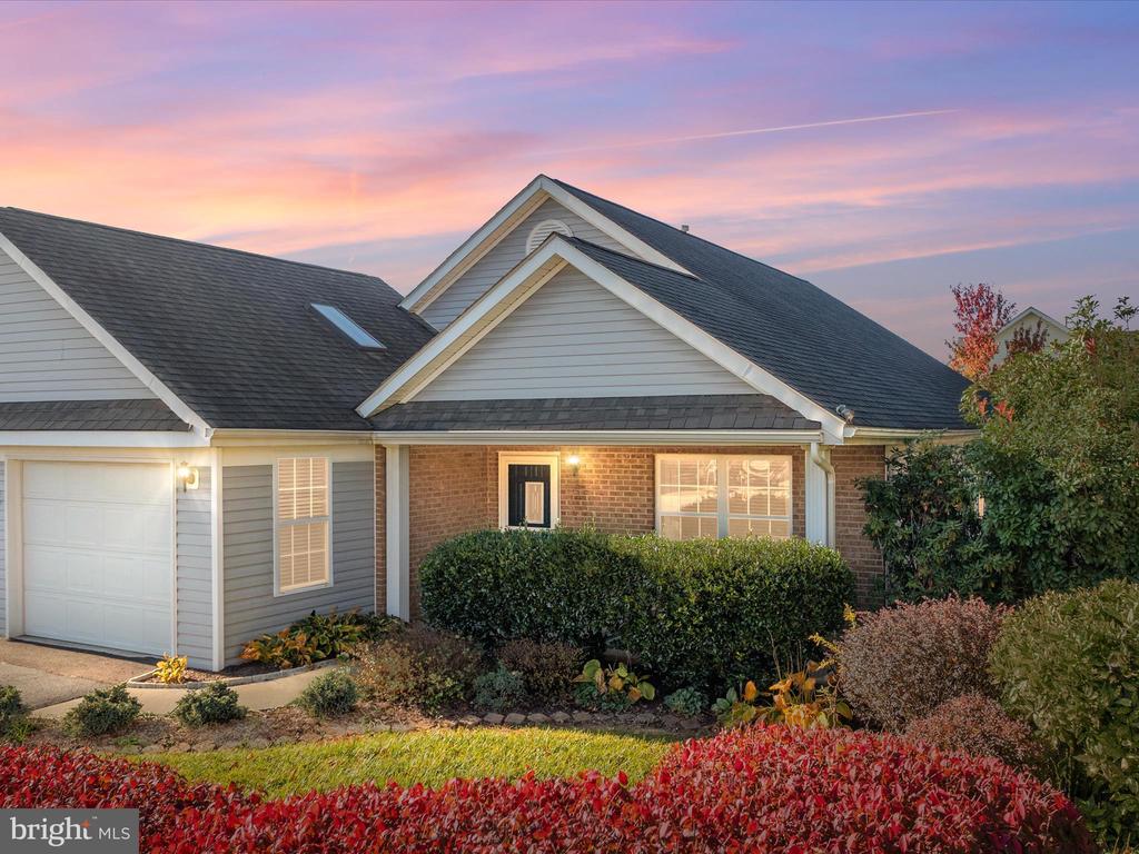 200 Crestwood Ln