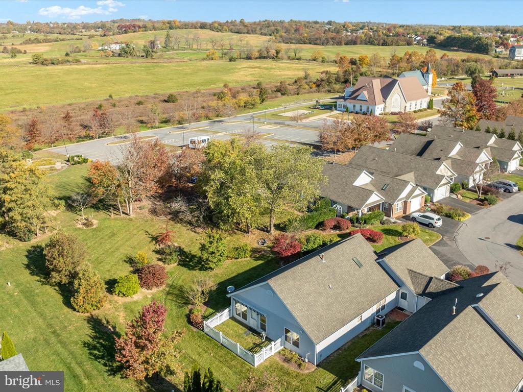 200 Crestwood Ln